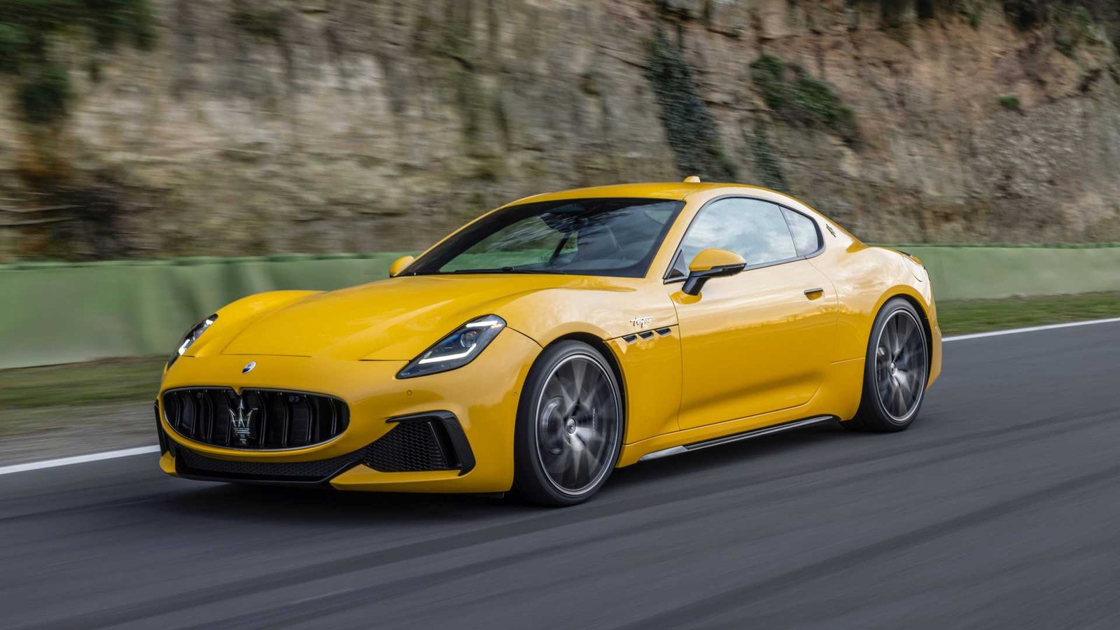 2024-maserati-granturismo-exterior-2