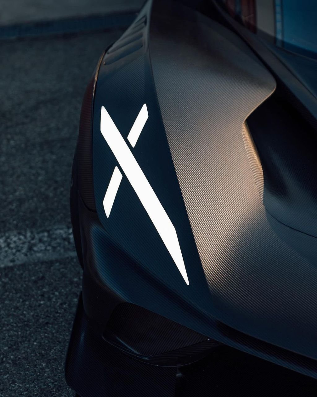 Bugatti Bolide-teaser-1
