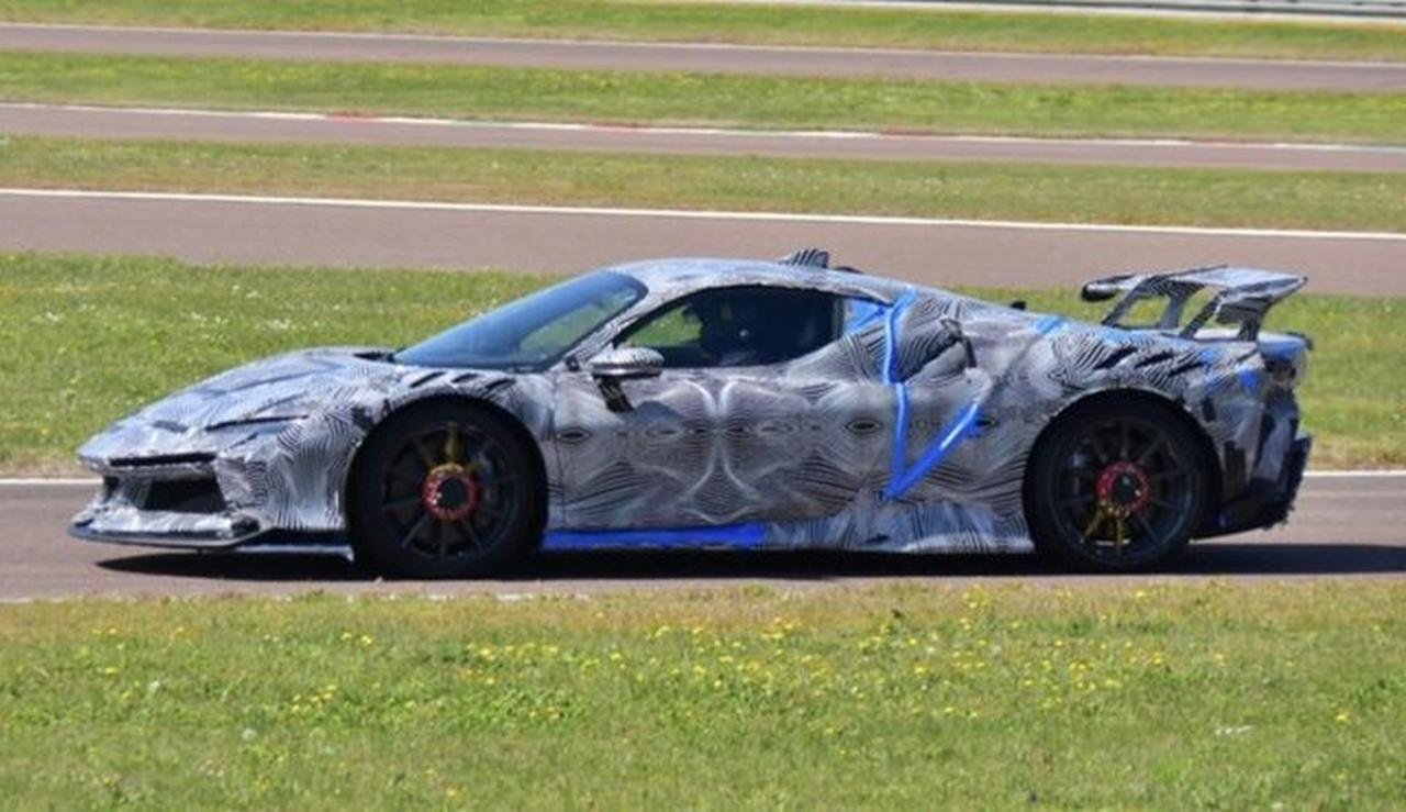 Ferrari SF90 VS-production-spec-Fiorano