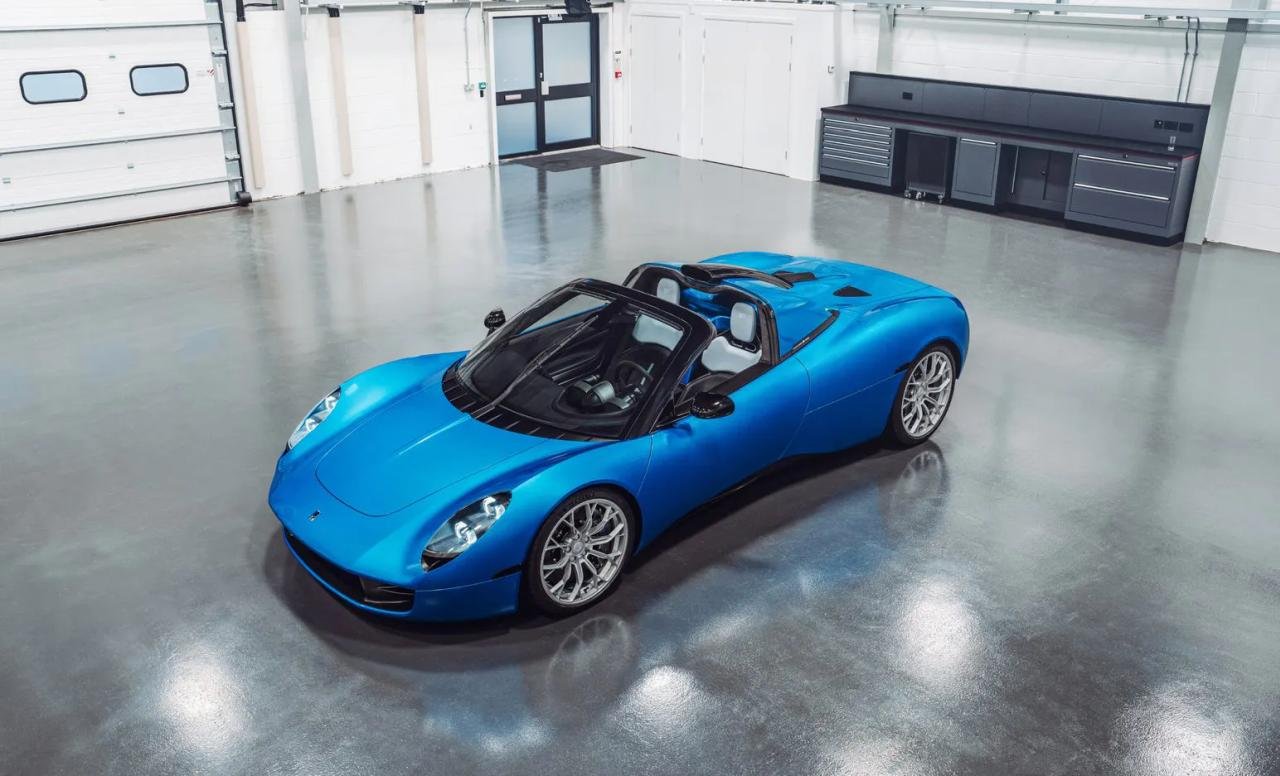 GMA T33 Spider-launched-1