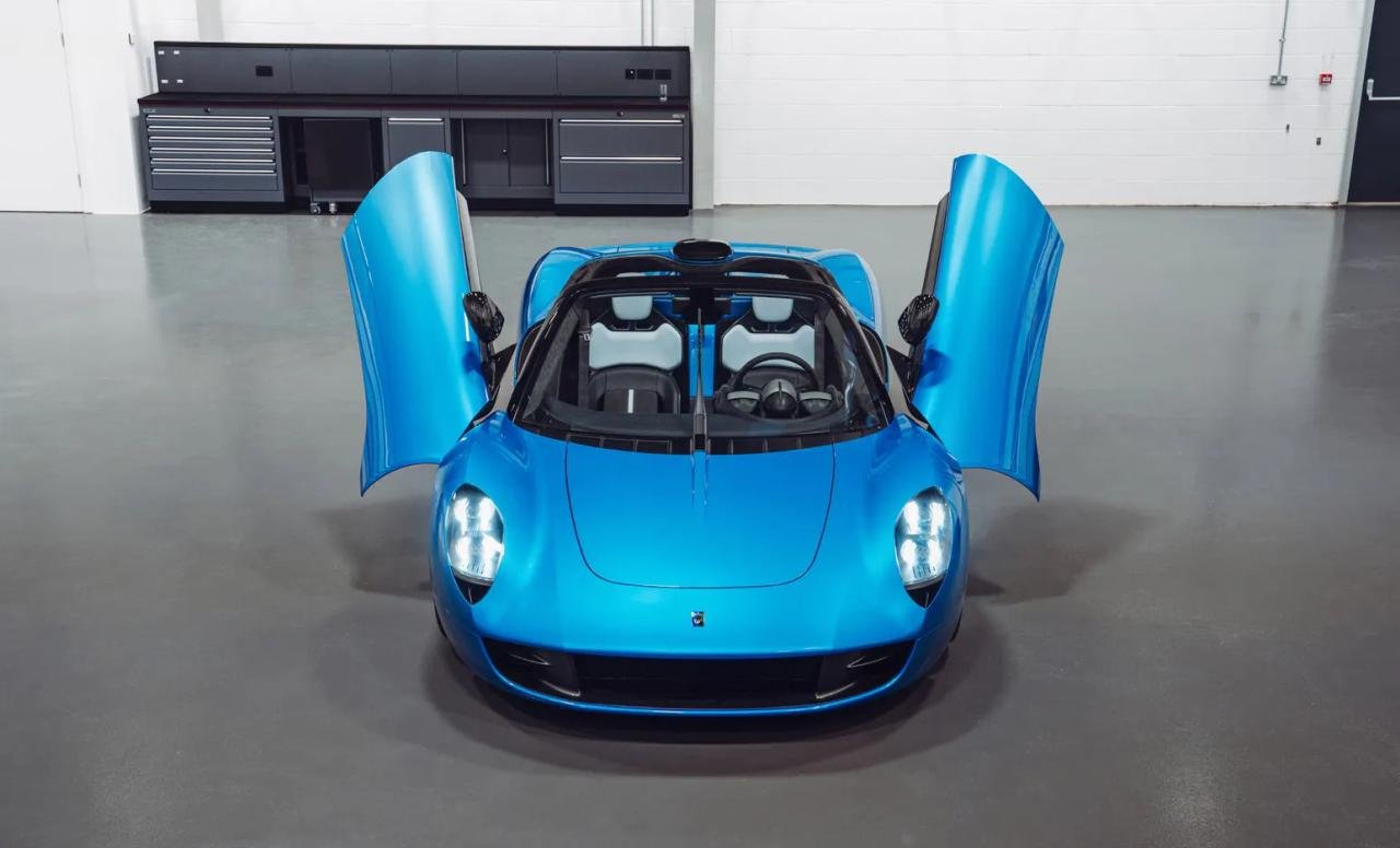 GMA T33 Spider-launched-3
