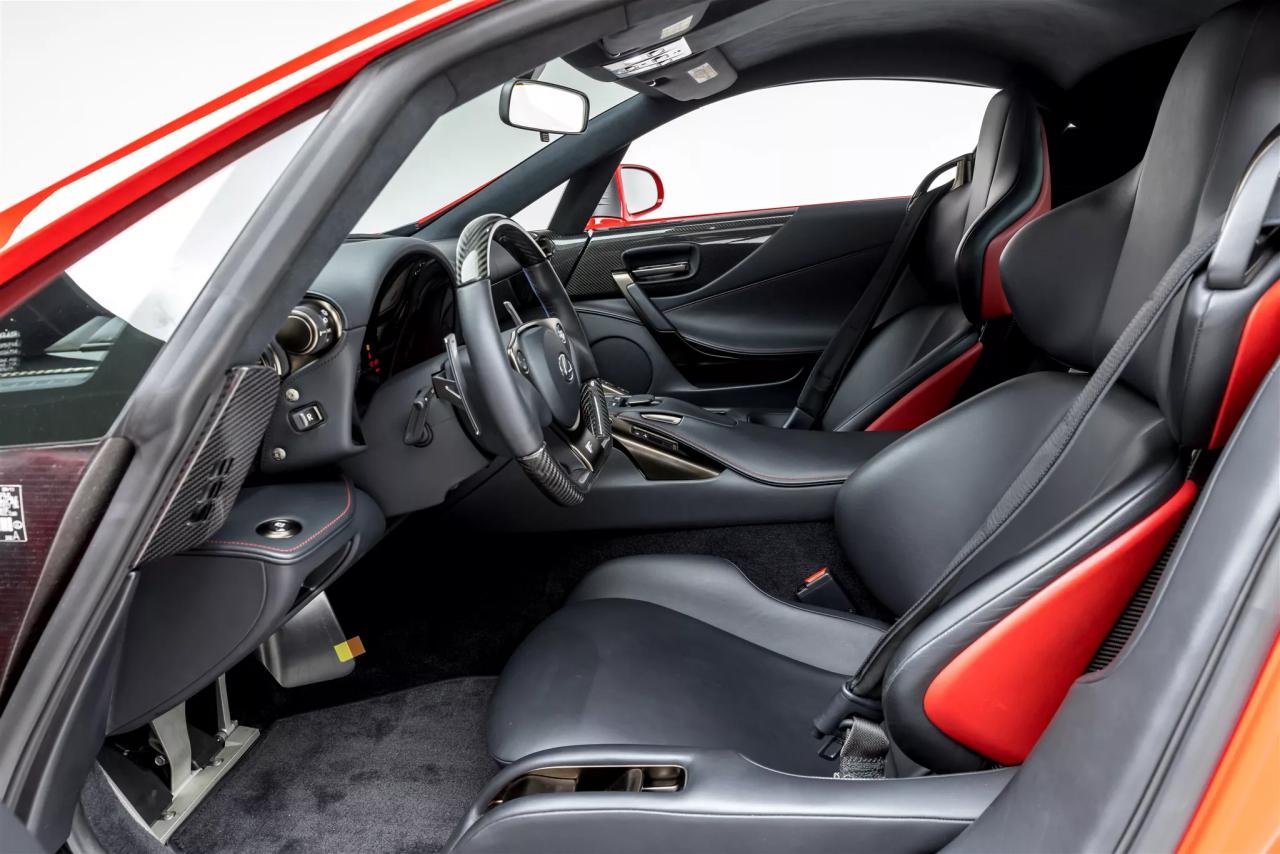 Lexus-LFA-Red-auction-2