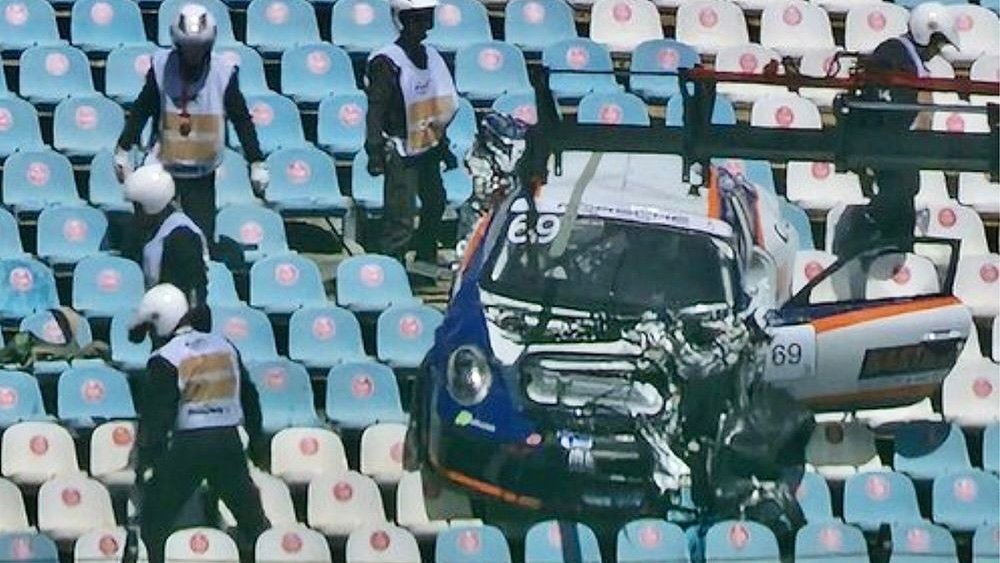 Porsche 911 GT3 Cup crash