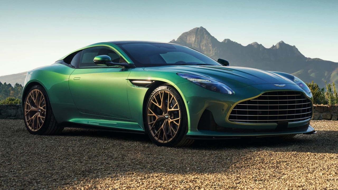 Aston Martin DB12-1