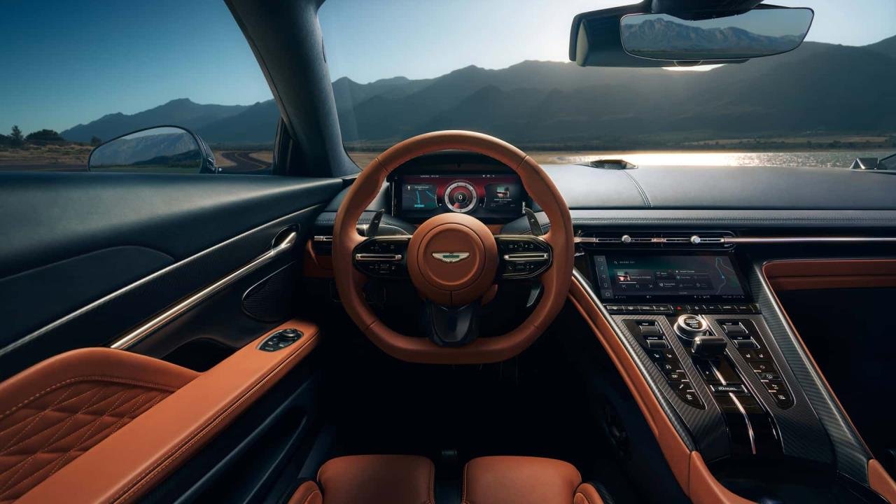 Aston Martin DB12-3