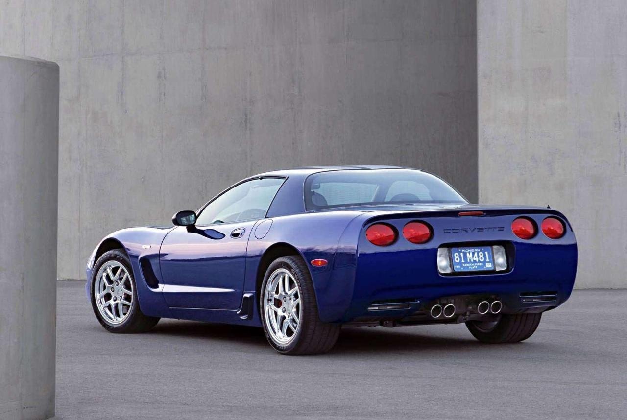 Chevrolet-Corvette_Z06_Commemorative_Edition-2004