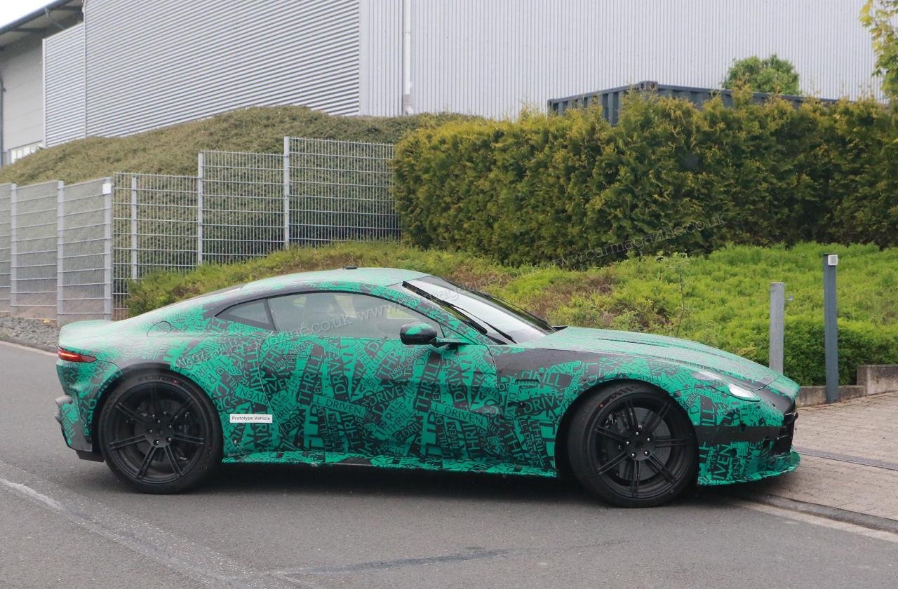 aston-martin-vantage_2024_spyshots_52