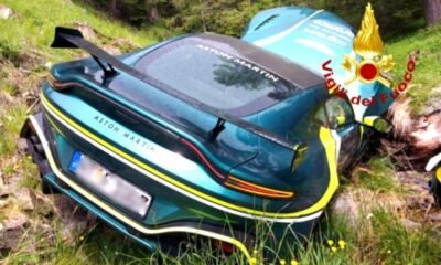 Aston Martin Vantage F1 Edition-Crash-Italy-2