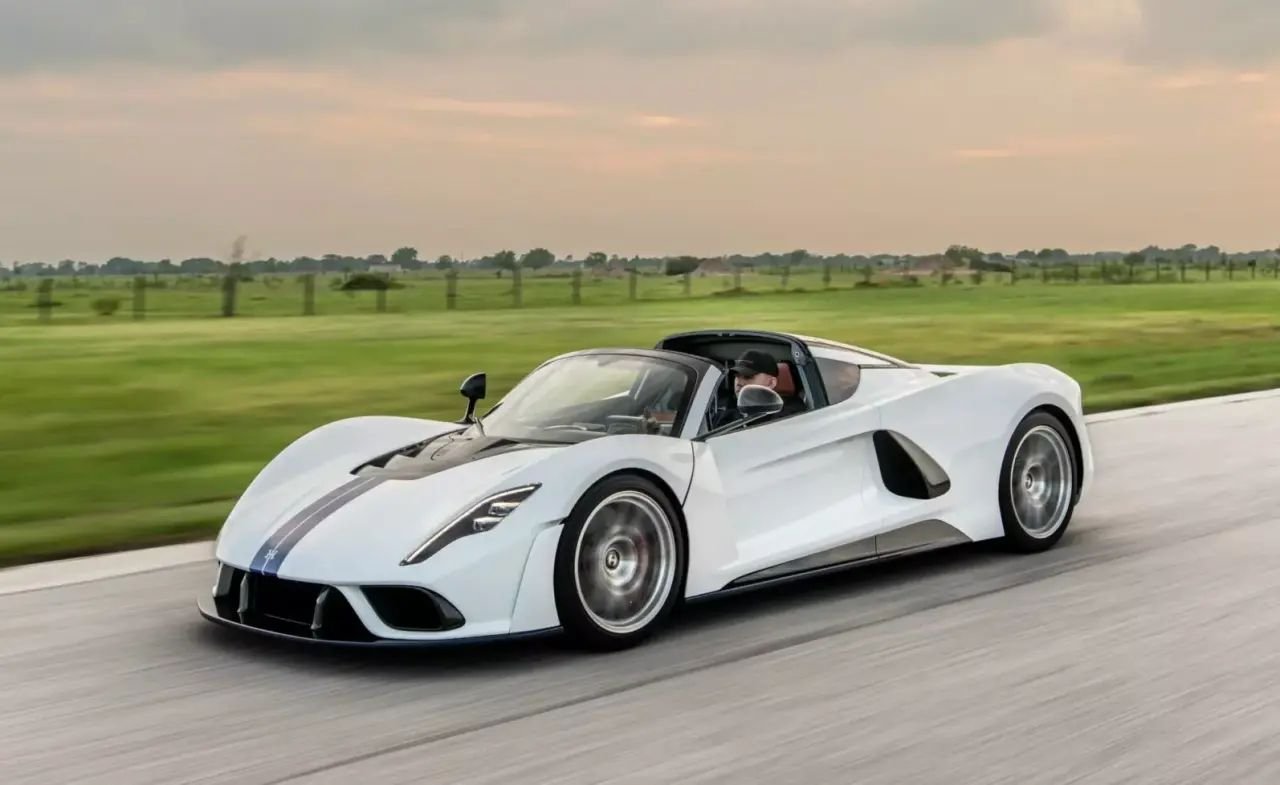 Hennessey Venom F5 no 16-Rafael Martinez-1