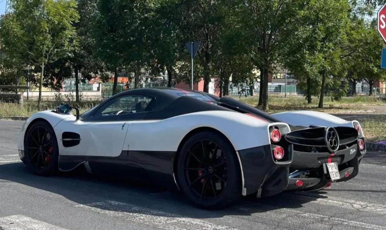 Pagani-Utopia-in-Zonda-Cinque-spec-1