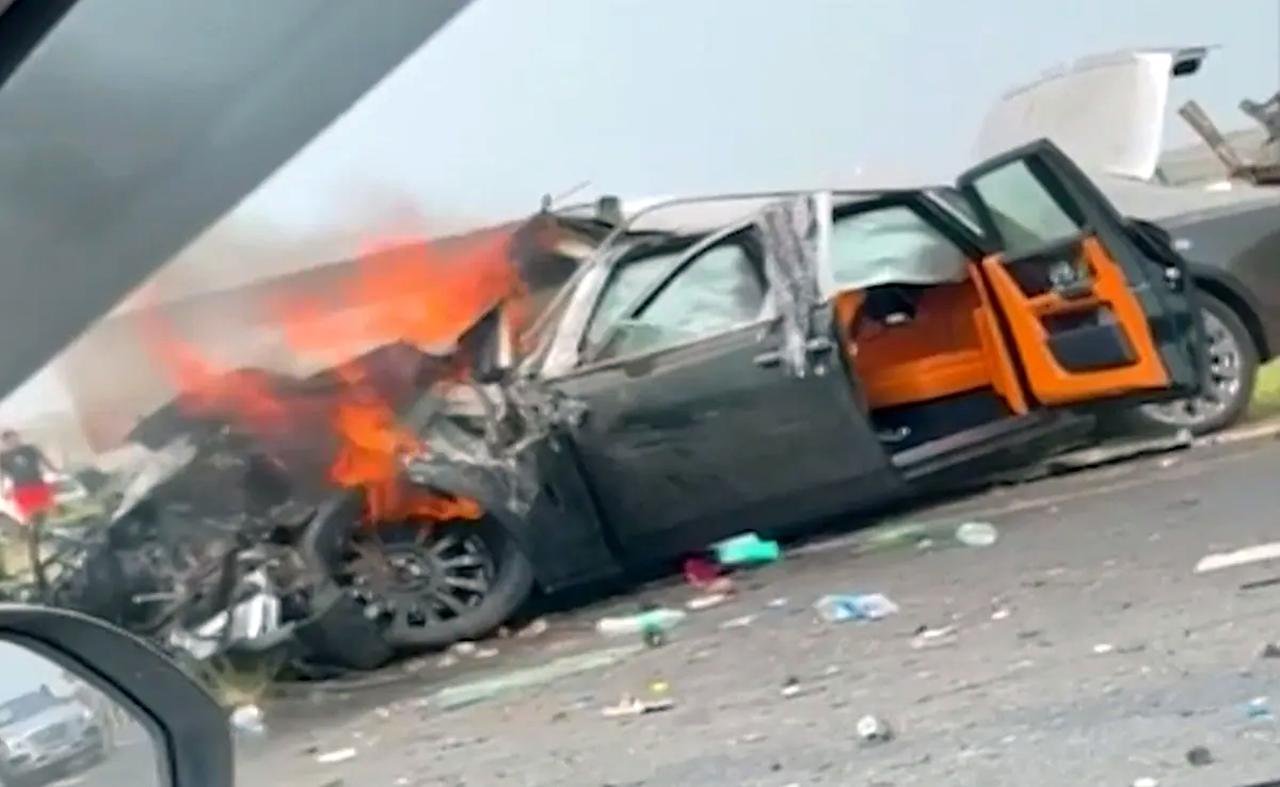Rolls Royce Phantom crash-India-1