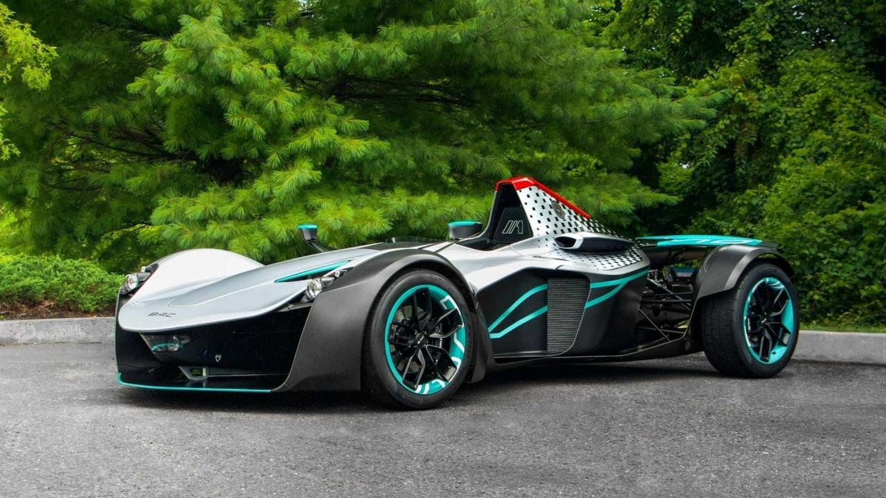 2024-bac-mono-first-customer-car-mercedes-f1-livery-1