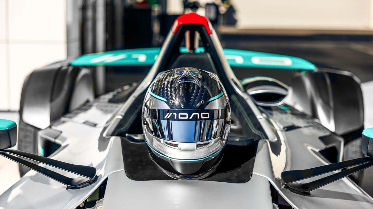 2024-bac-mono-first-customer-car-mercedes-f1-livery-4