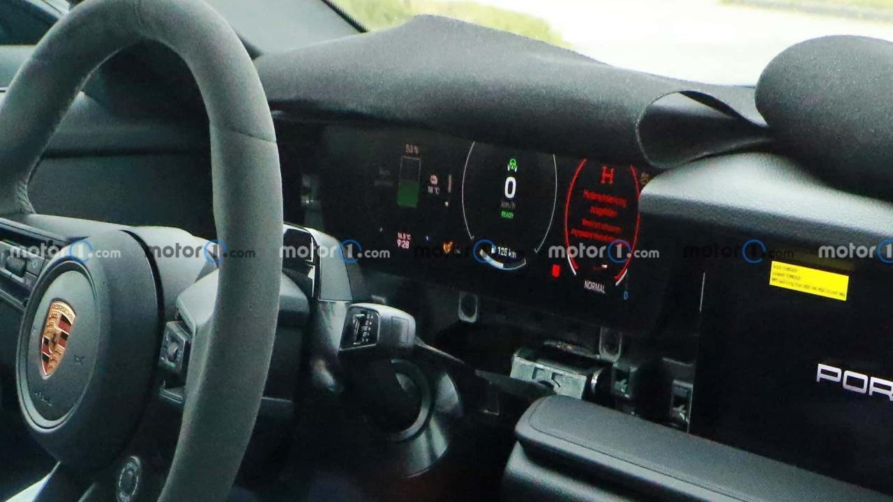 porsche-boxster-ev-interior-spy-photos (2)
