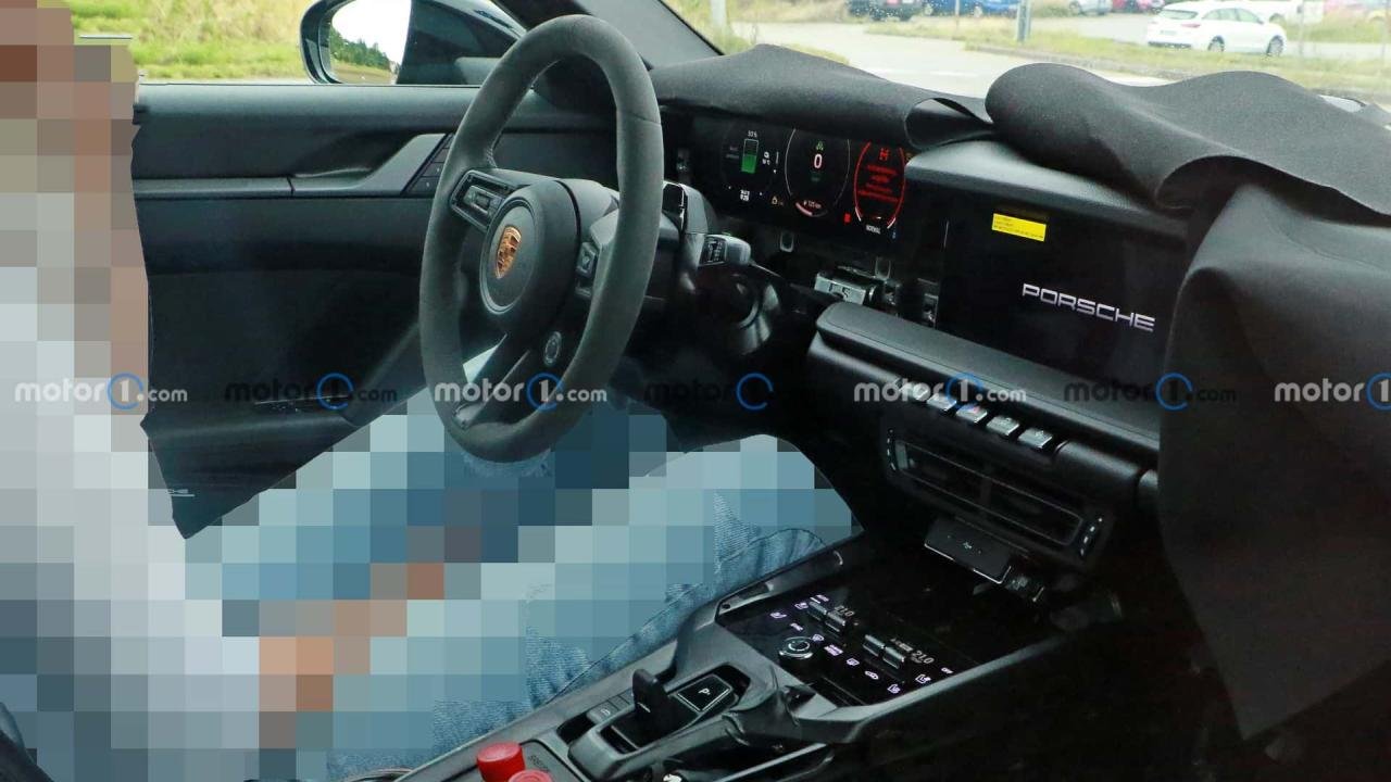 porsche-boxster-ev-interior-spy-photos