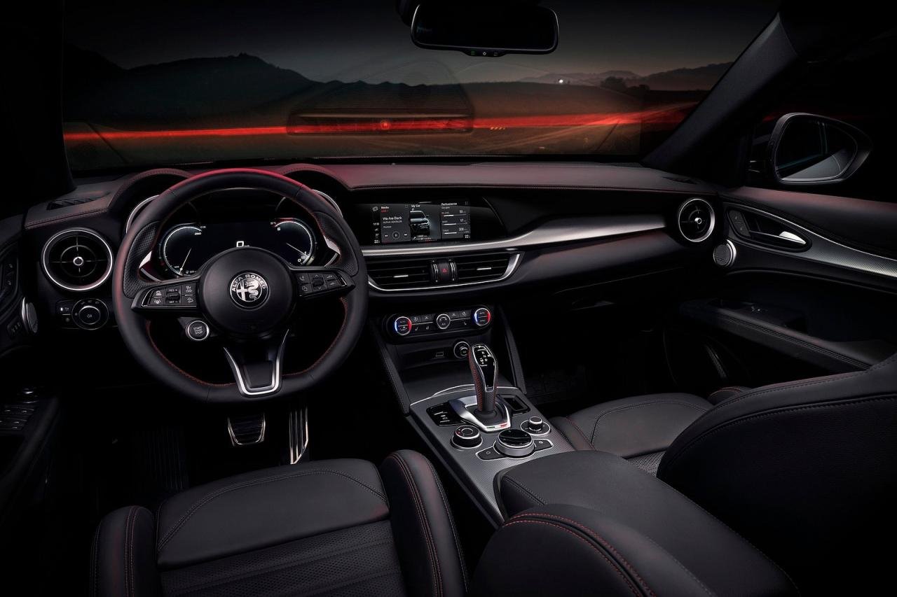 Alfa Romeo Giulia Quadrifoglio Carbon Edition-2