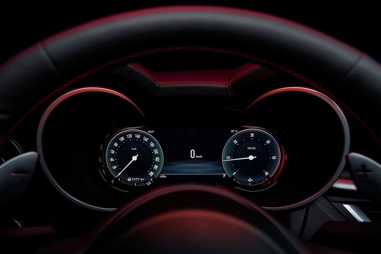 Alfa Romeo Giulia Quadrifoglio Carbon Edition-3
