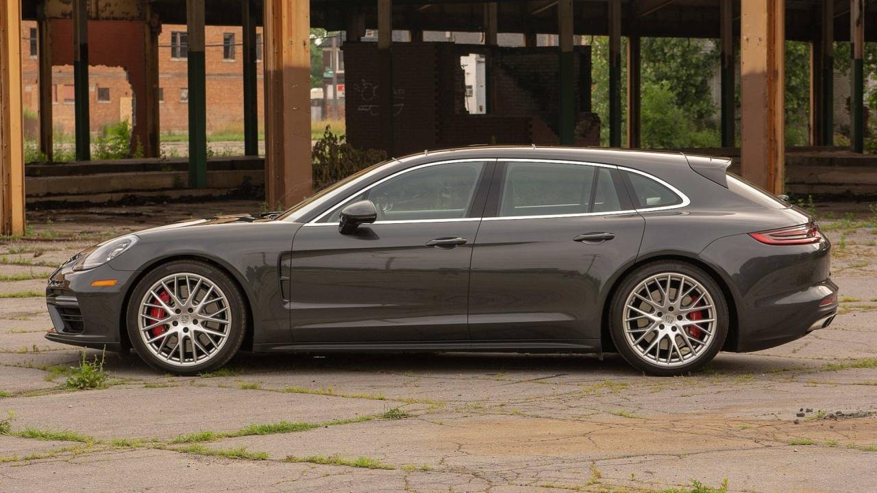 2018-porsche-panamera-turbo-sport-turismo (1)