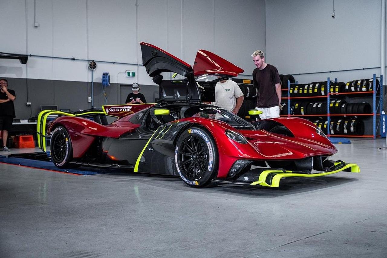 Aston Martin Valkyrie AMR Pro-Australia-Lee-Collection-2