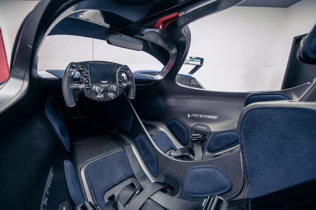 Aston-Martin-Valkyrie-AMR-Pro-for-sale-Dubai-1