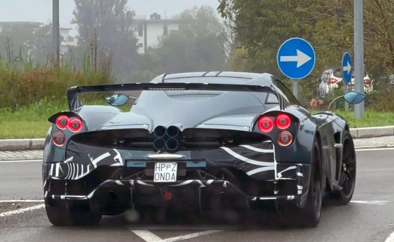 Pagani Huayra-one-off-prototype spotted-2