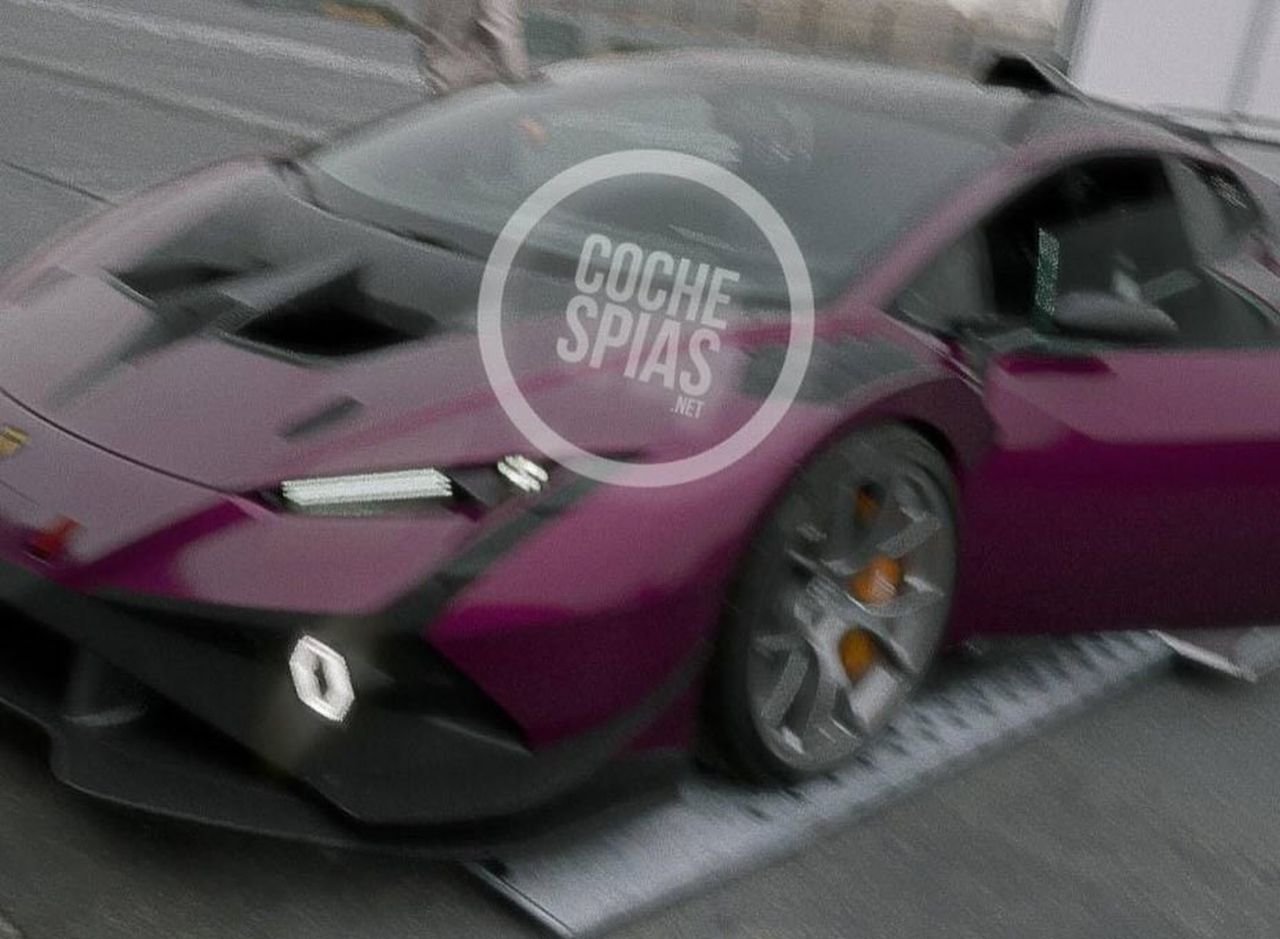 Street-legal Lamborghini Huracan Super Trofeo-leaked-2