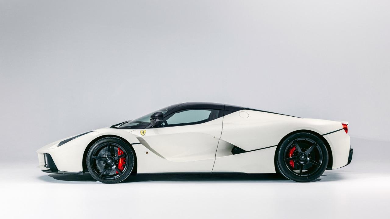 Factory-fresh LaFerrari-for-sale-auction-4