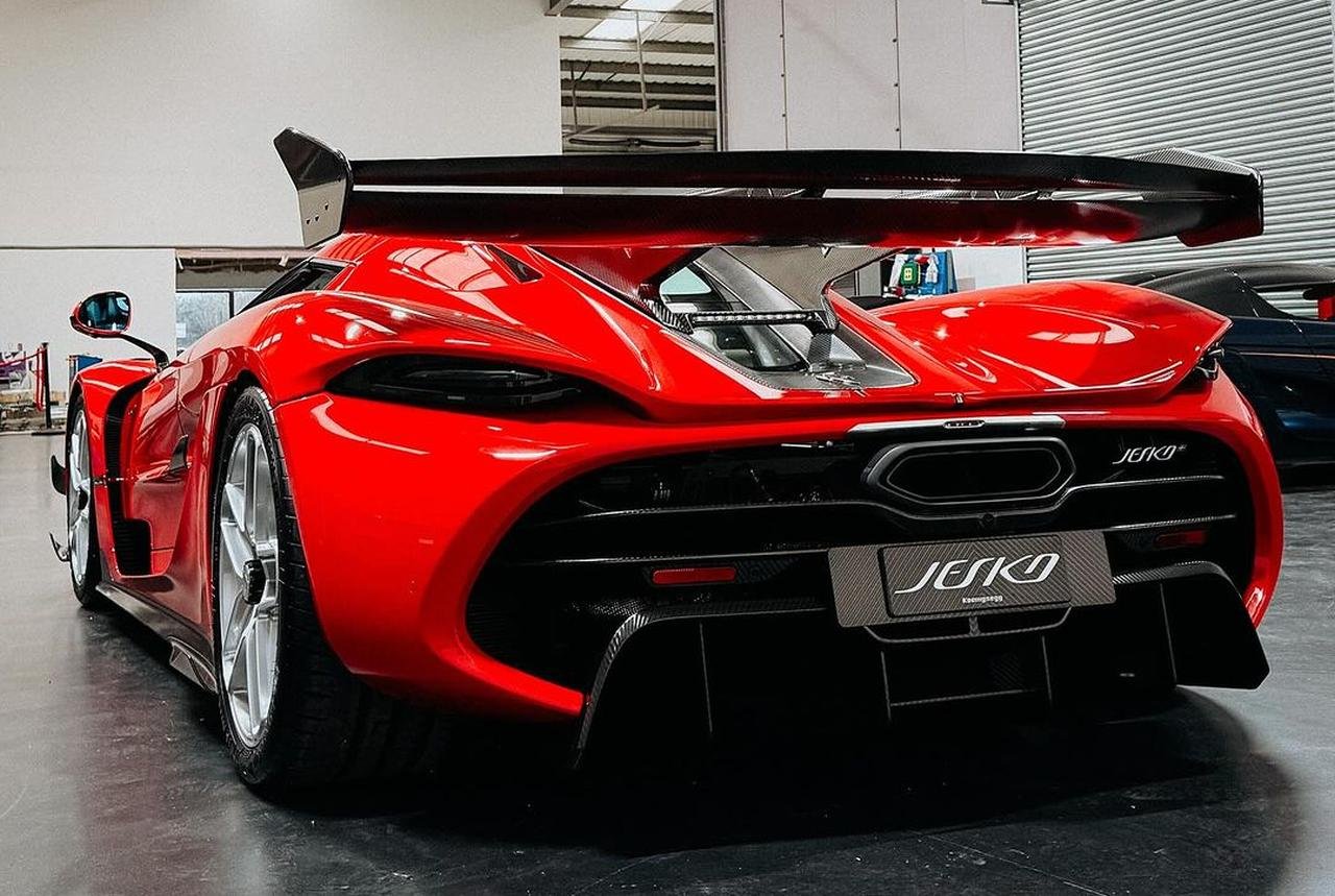 Koenigsegg Jesko Attack-Chili Red-London-2