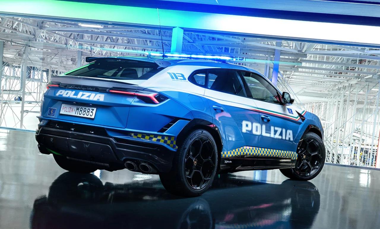 Lamborghini Urus Performante Italian Police car-4