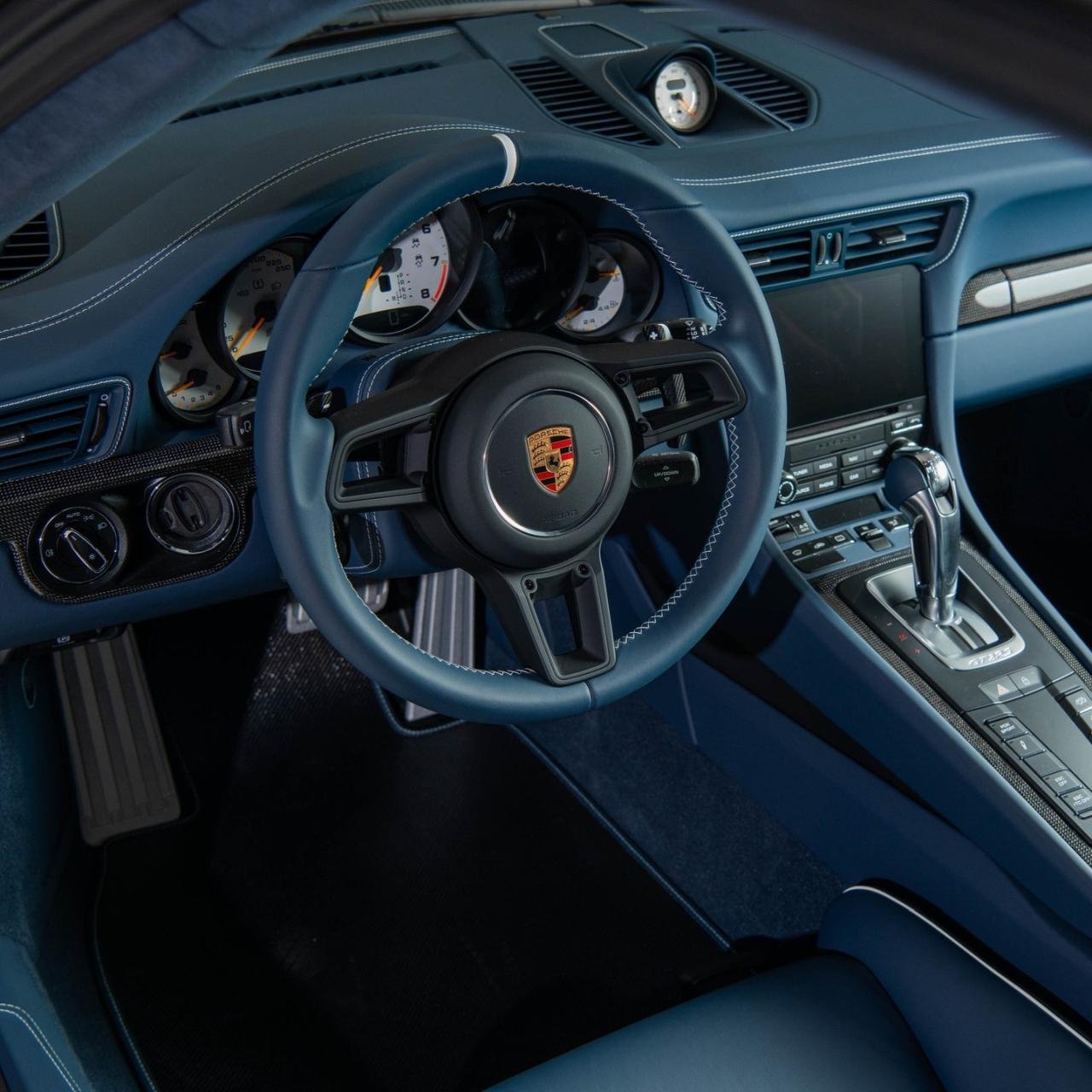 Porsche 911 GT2 RS-white-collection-auction-4