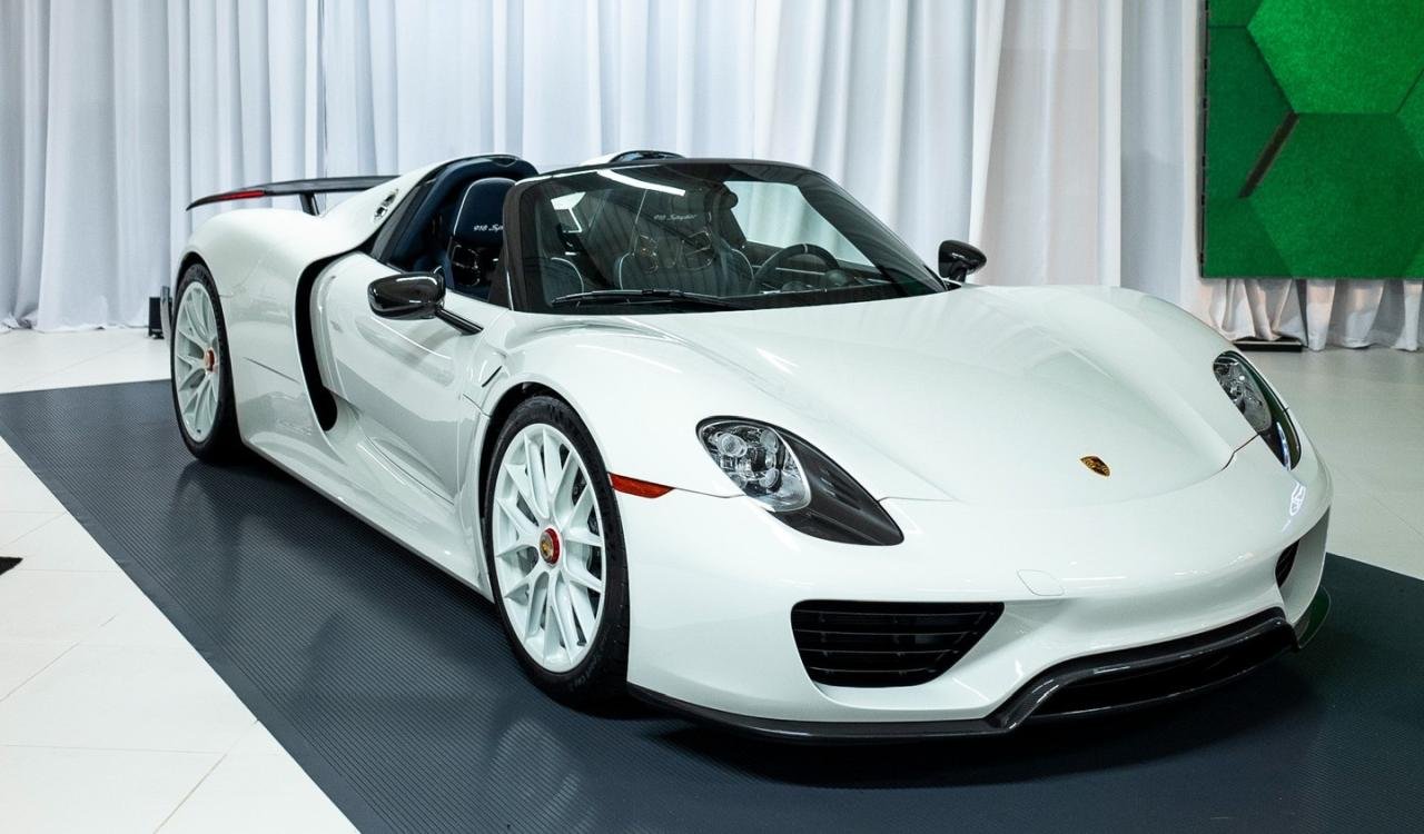 Porsche 918 Spyder-The White Collection auction-1