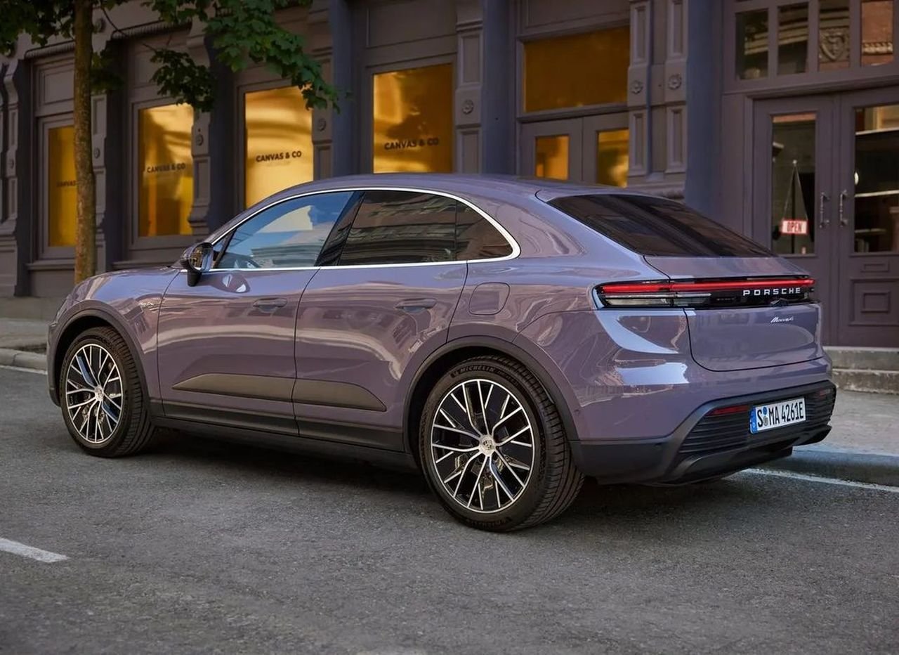 2025 Porsche Macan EV-leaked-image-1