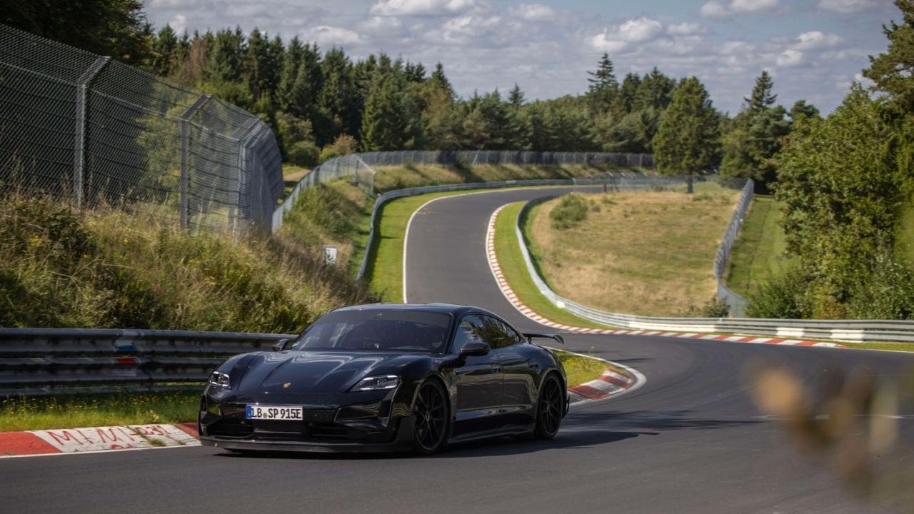 Porsche Taycan Nurburgring Lap record-1