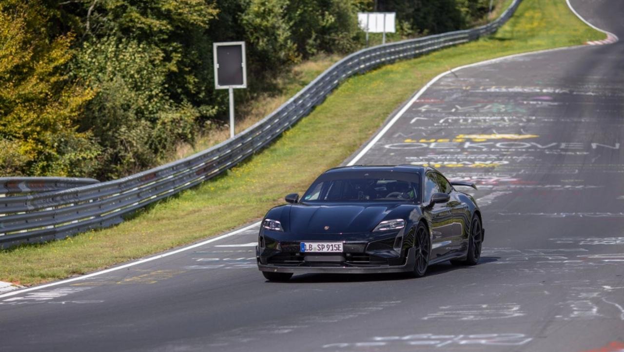 Porsche Taycan Nurburgring Lap record-2