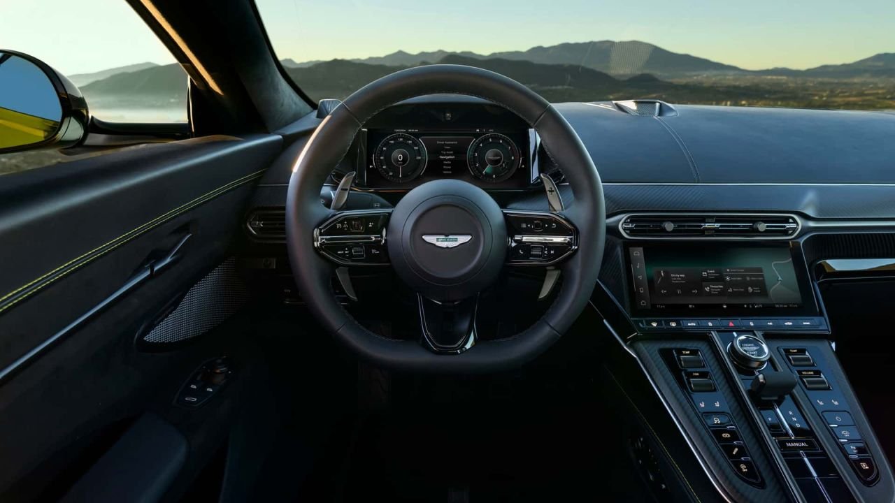 2025-aston-martin-vantage-12