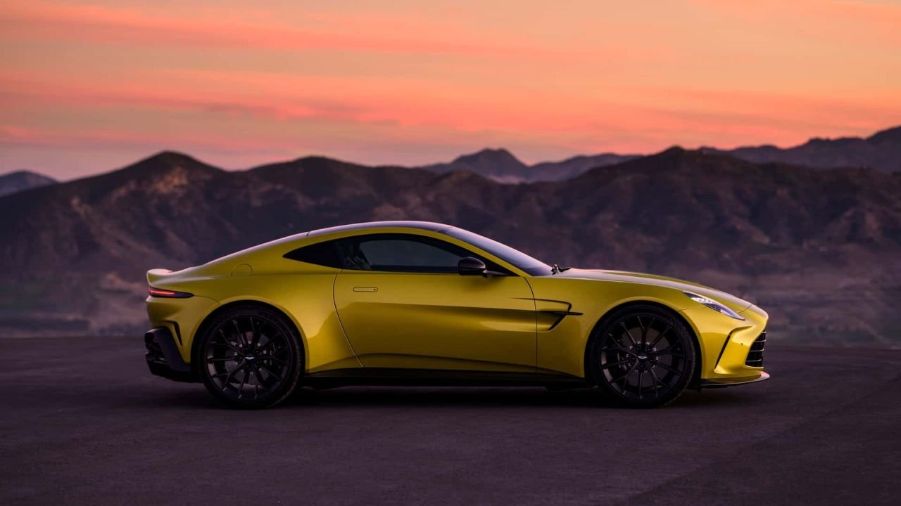 2025-aston-martin-vantage-24