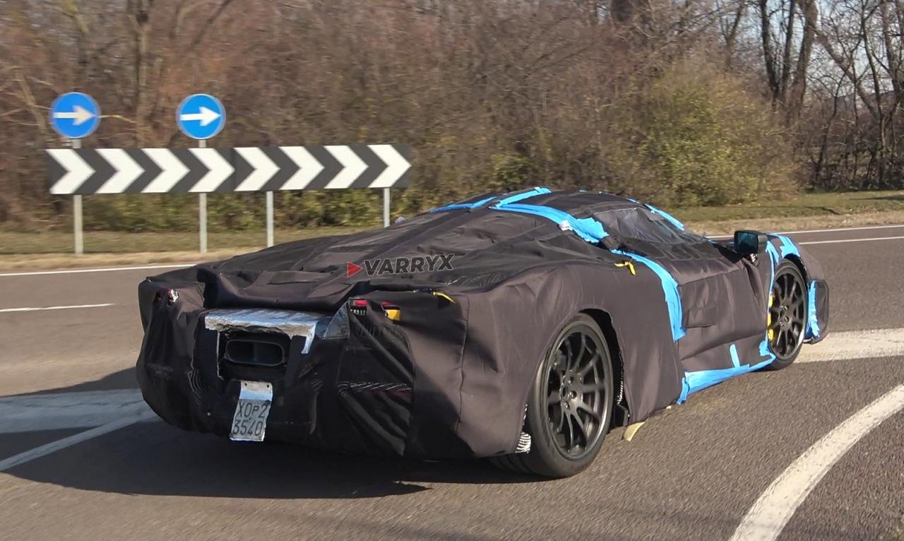 Ferrari-hypercar-LaFerrari successor-spy-shots-2