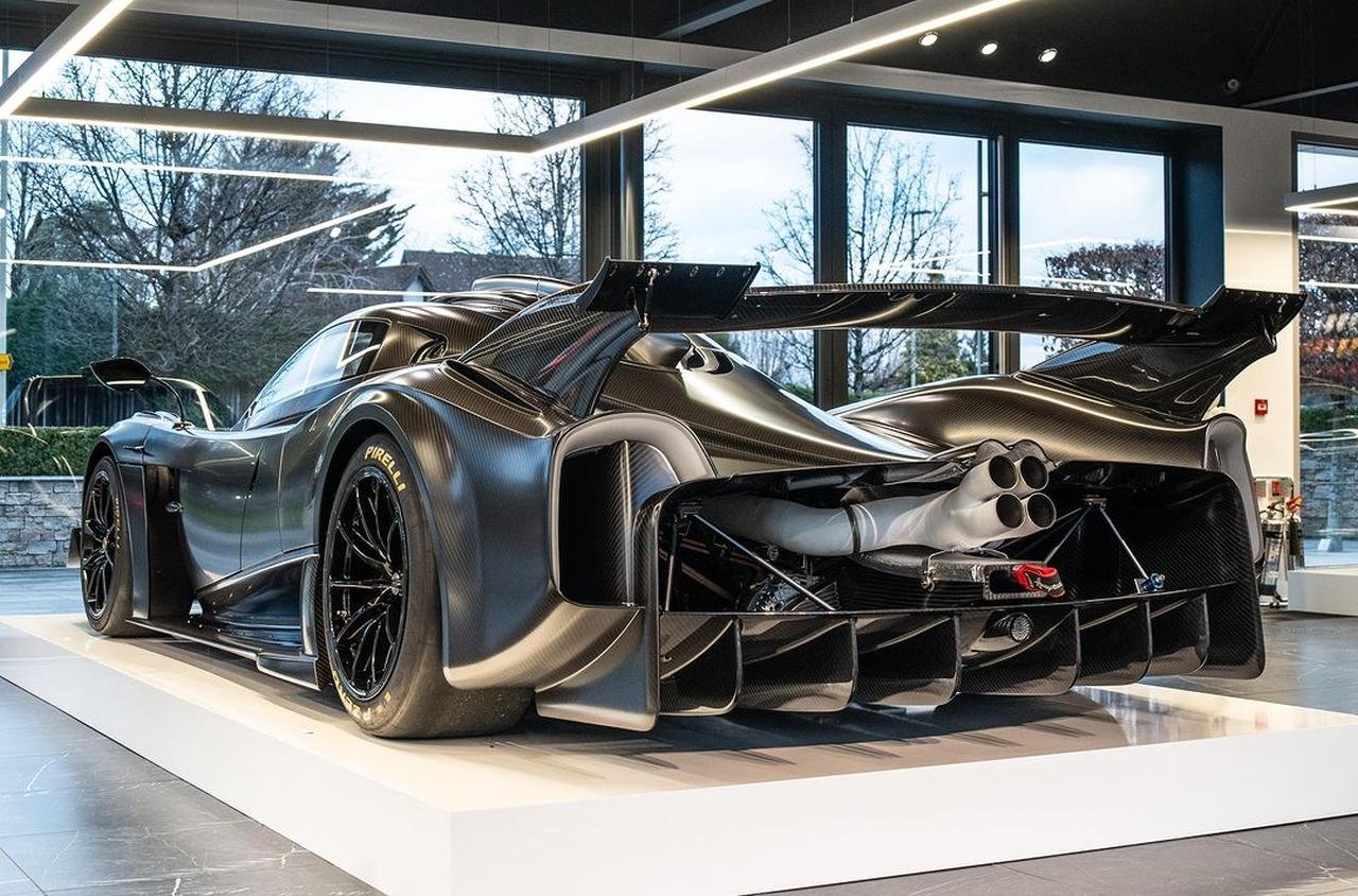 Pagani Huayra R-street-legal-conversion-Lanzante