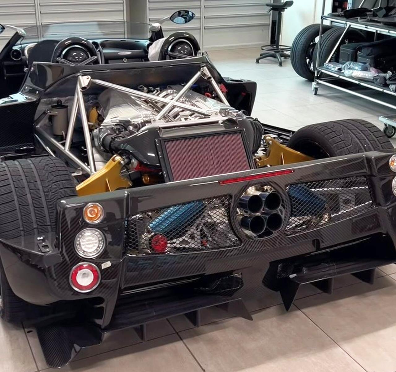 Pagani Zonda HP Barchetta-rebuild-1