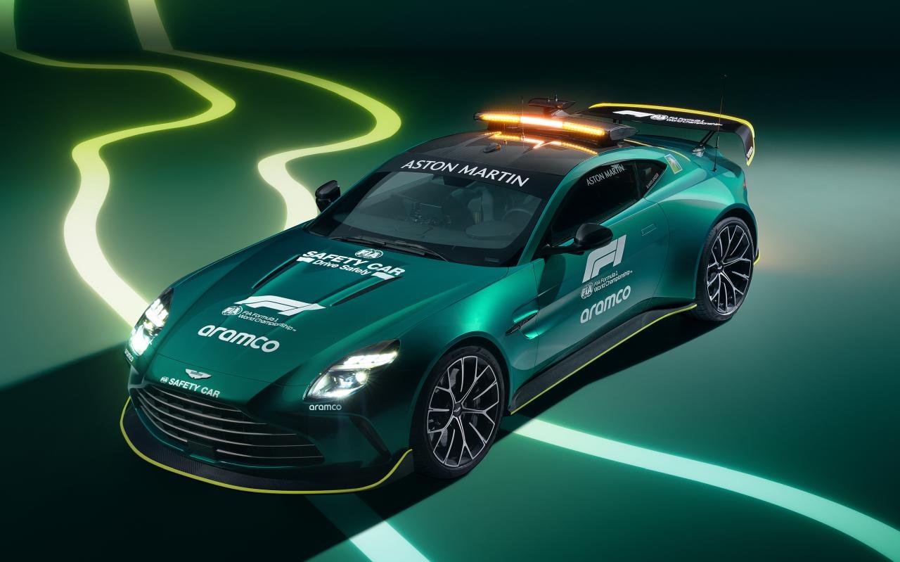 Aston Martin Vantage F1 Safety Car-1