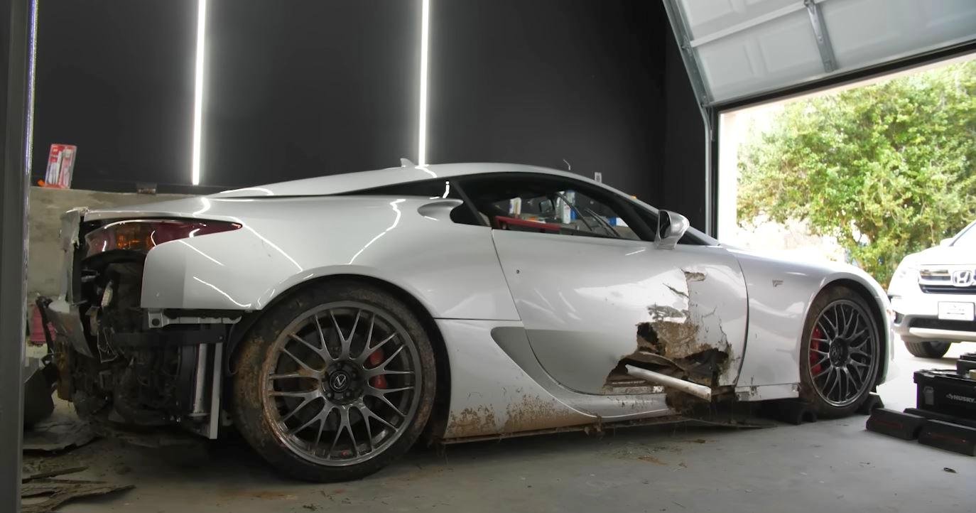 Crashed-Lexus LFA Rebuild-USA