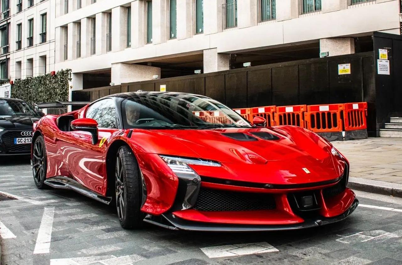 Ferrai SF90 XX Stradale-London-2