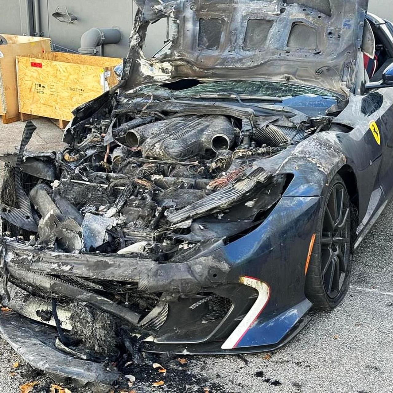 Ferrari 812 Competizione Aperta-fire-US-1