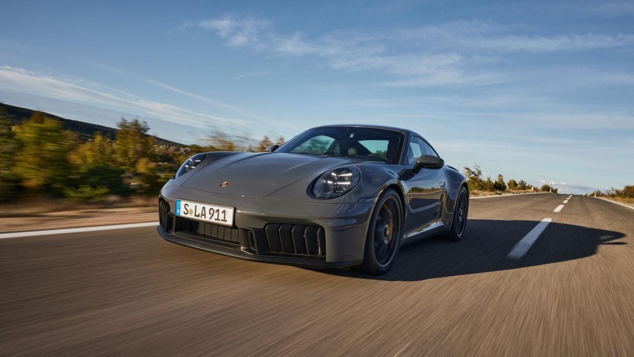 2025 Porsche 911 Hybrid Carrera GTS-2