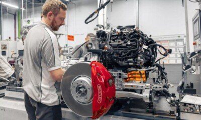 Bentley-V8-plug-in-hybrid-engine-1