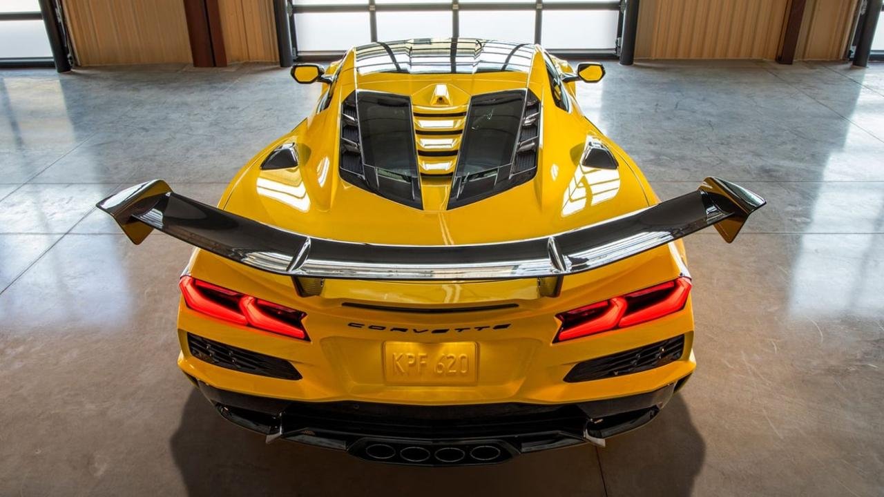 2025 Chevrolet Corvette ZR1-leaked-5