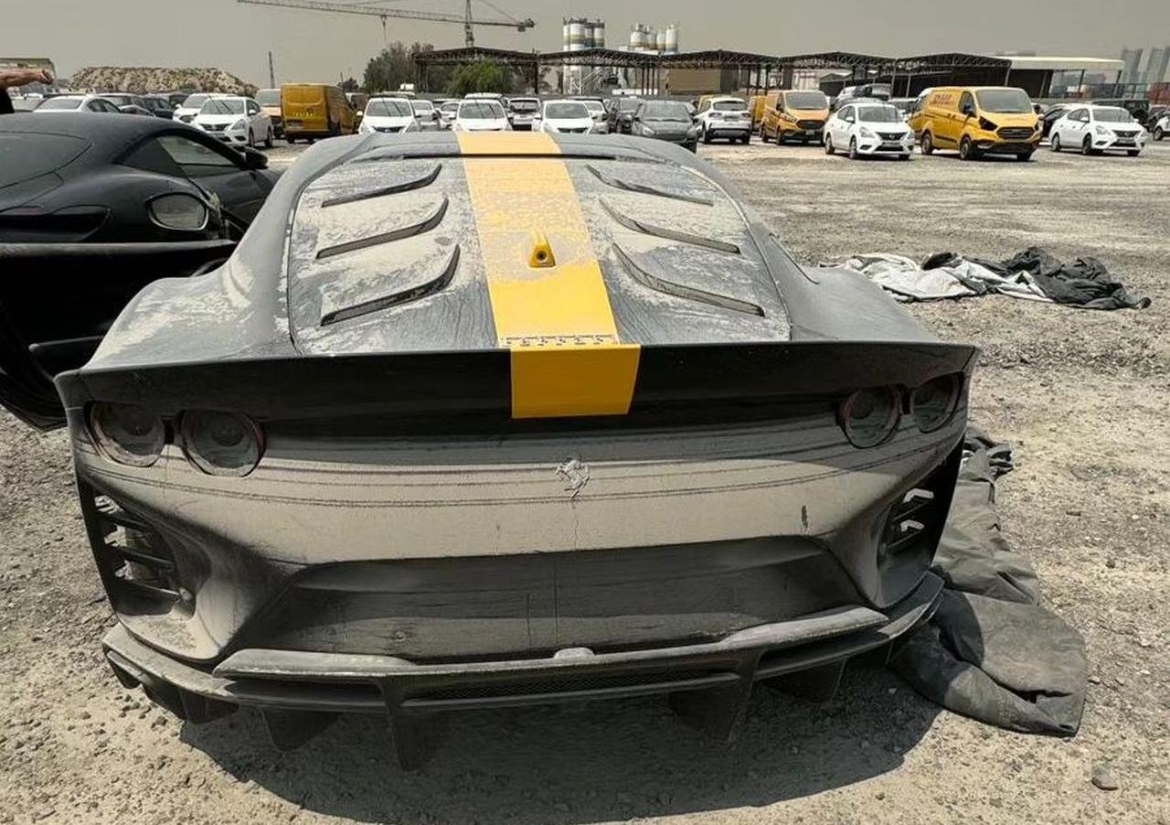 Flood damaged Ferari 812 Competizione-for-sale-Dubai-1