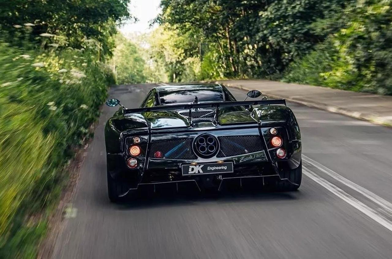 Pagani-Zonda-Nero-for-sale-US-2