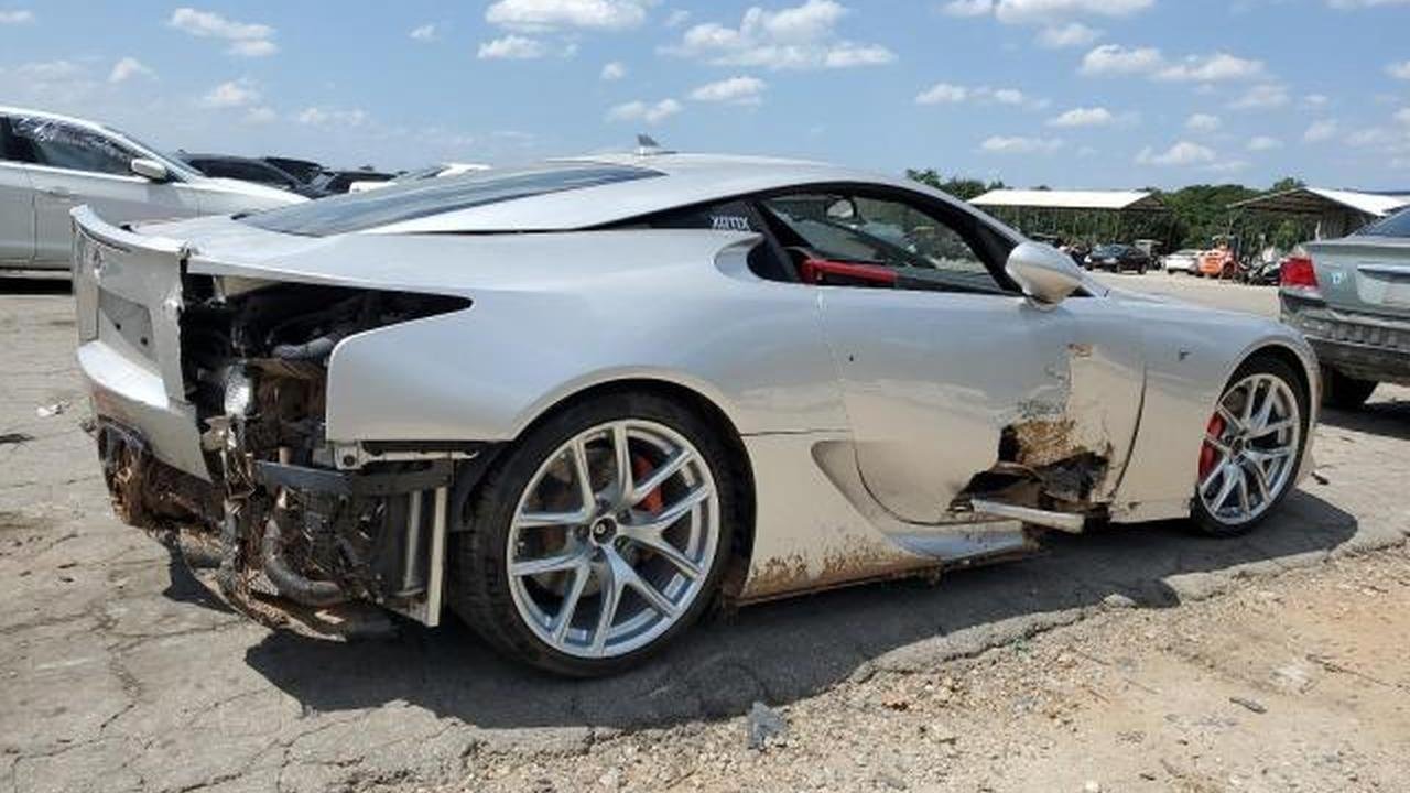 Wrecked Lexus LFA-Copart-1