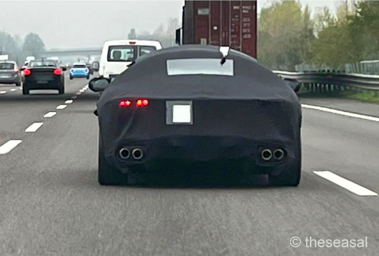 Ferrari Roma M facelift-spy-shots-1